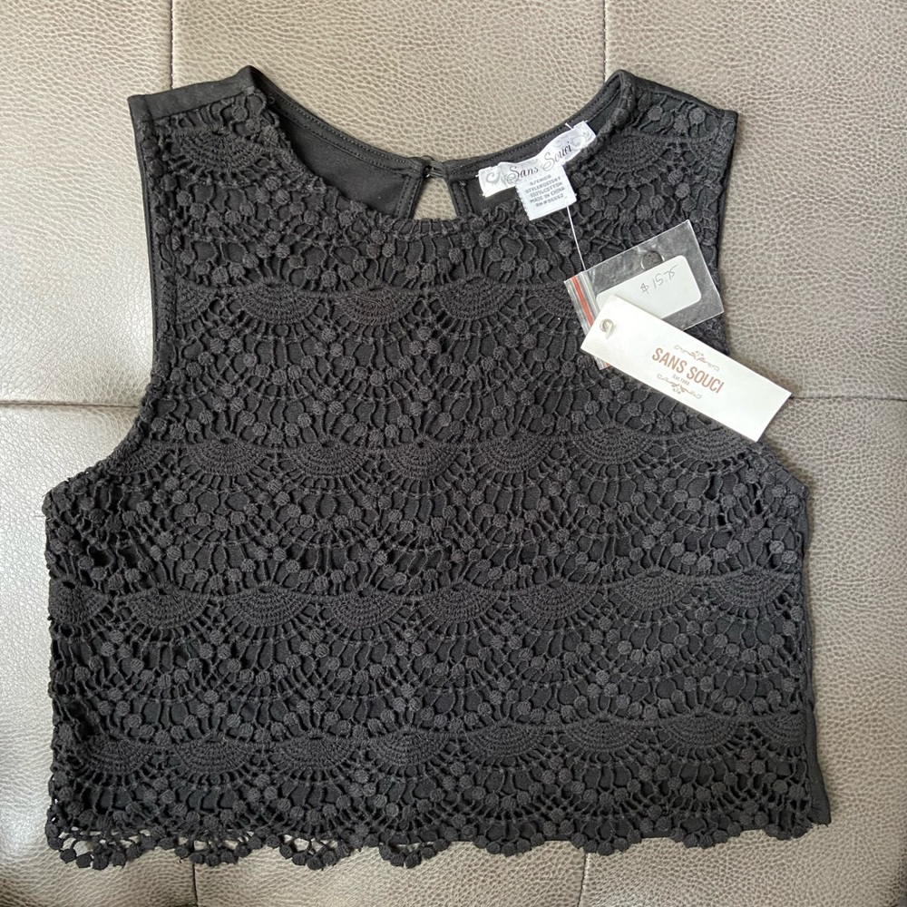 Women’s Black Scalloped Crop Top